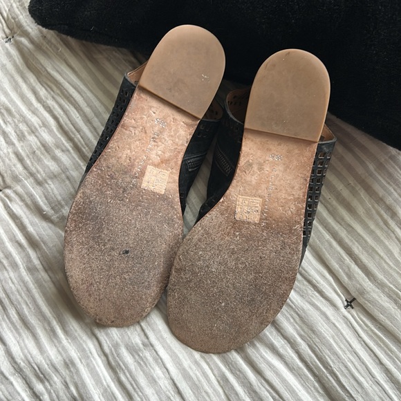 Elie Tahari open toe bootie - Picture 4 of 4